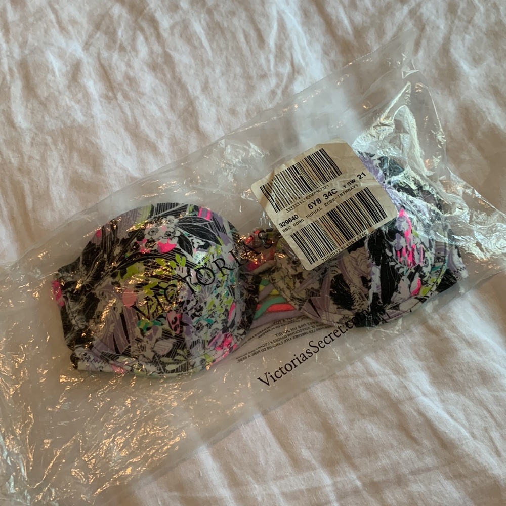 NWOT❗️VICTORIA’S SECRET push up bikini top, 32C, adjustable, halter or strapless
